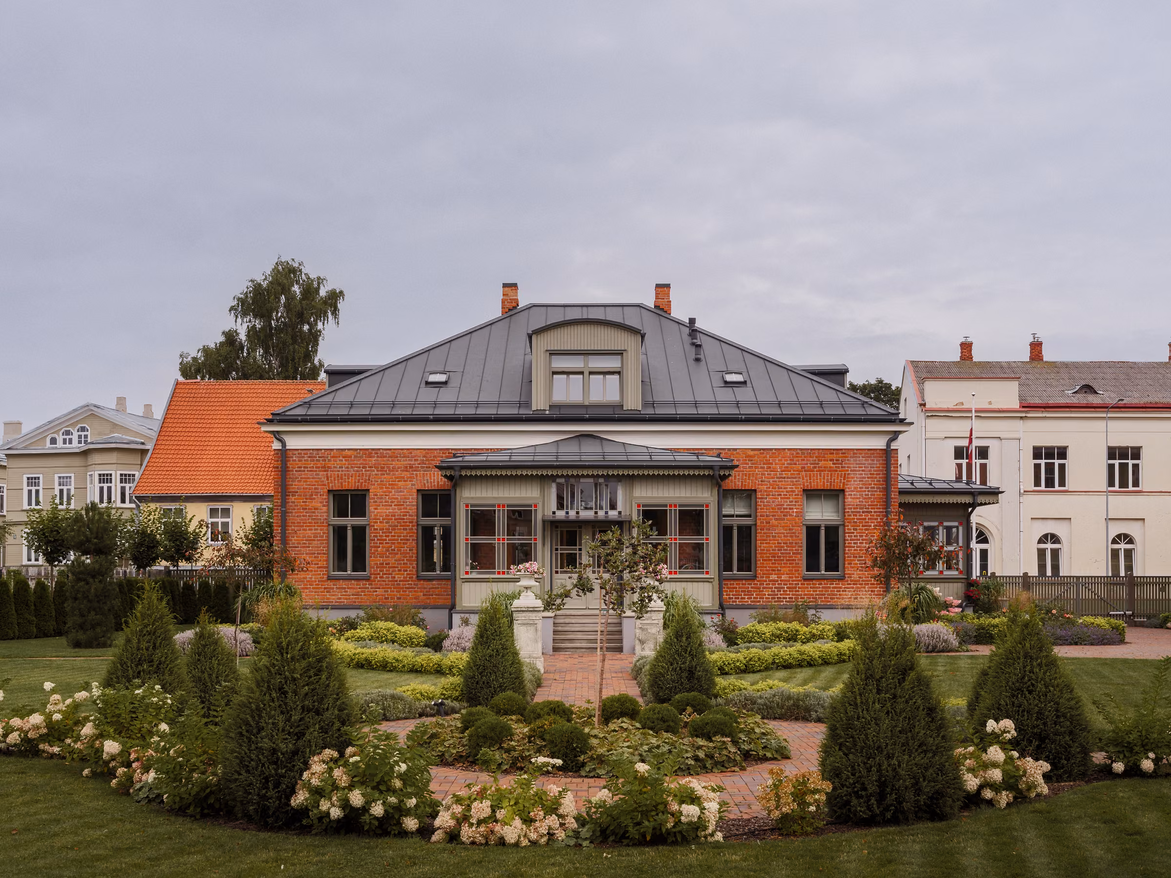 Bertschy residence (1)