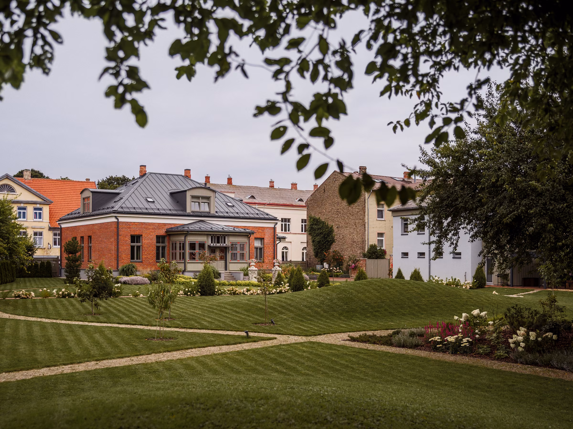 Bertschy residence (5)