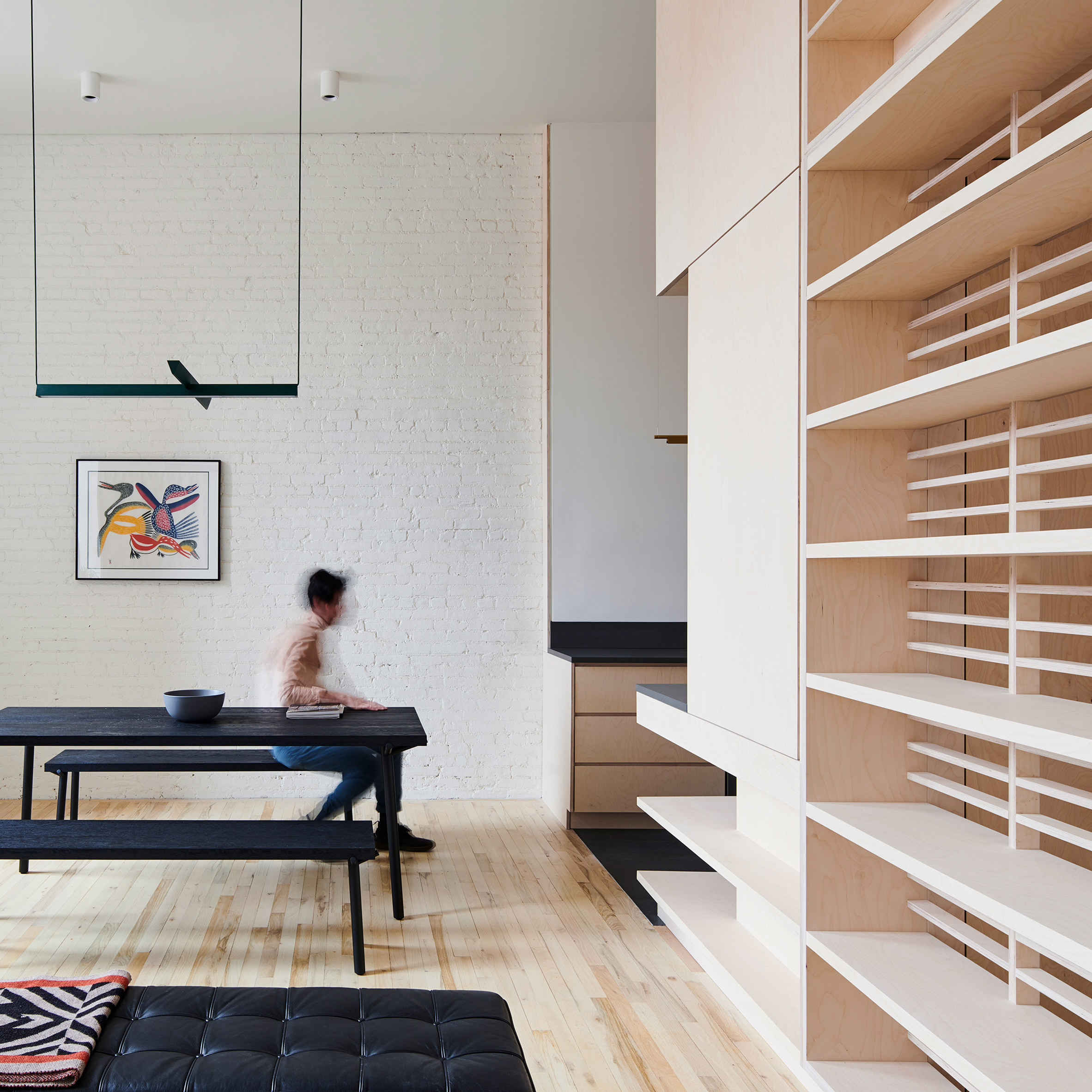 Less is more. Brooklyn apartment, Light and Air Architecture