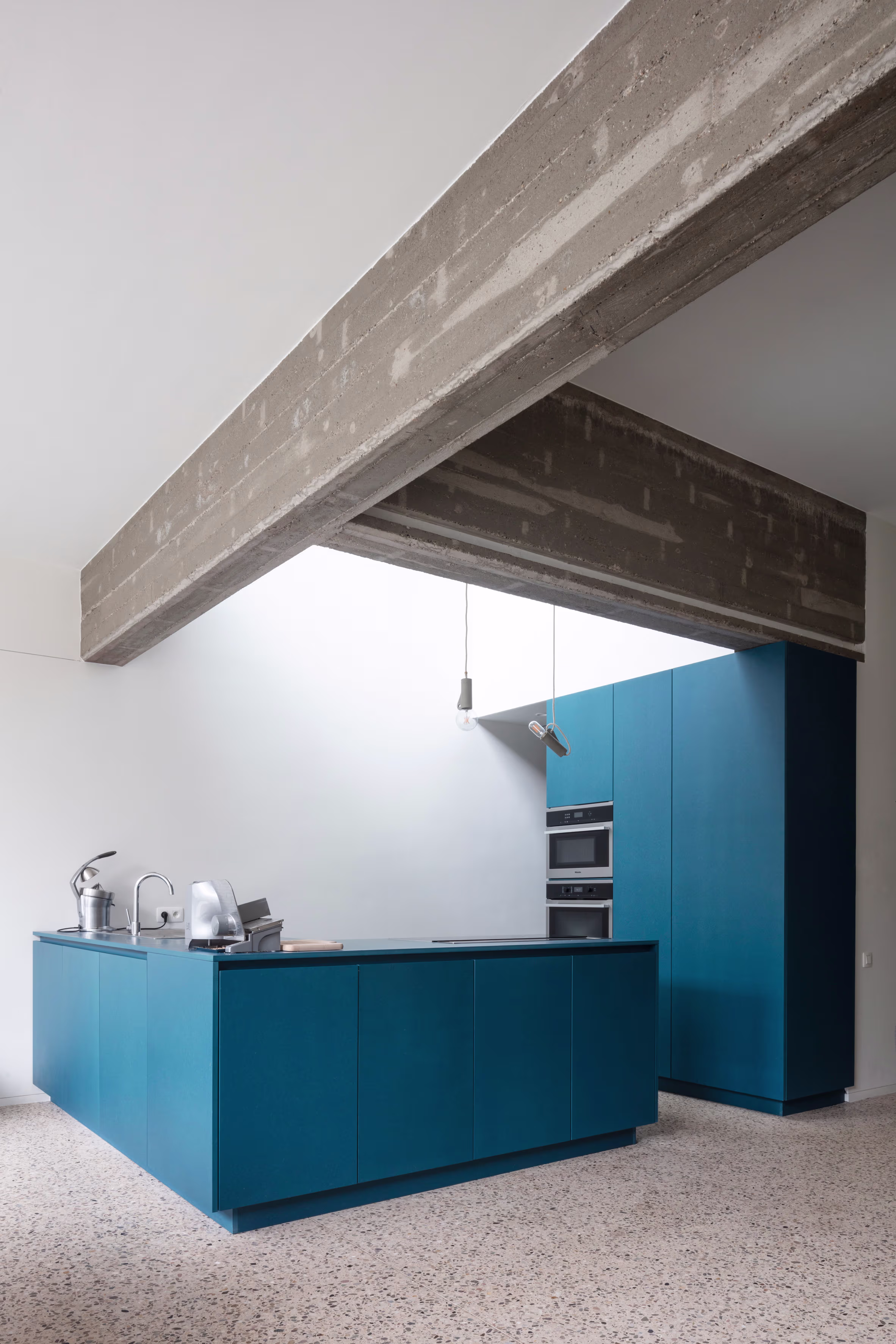 Dizaina vēstījums un valoda šodien (Less is more. Ghent historic house, Atelier Janda Vanderghote)